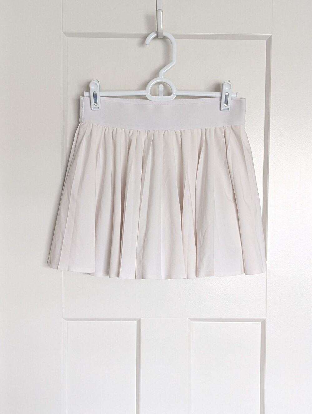Aritzia Golden Pleated Tennis Skirt with Shorts - White sz S